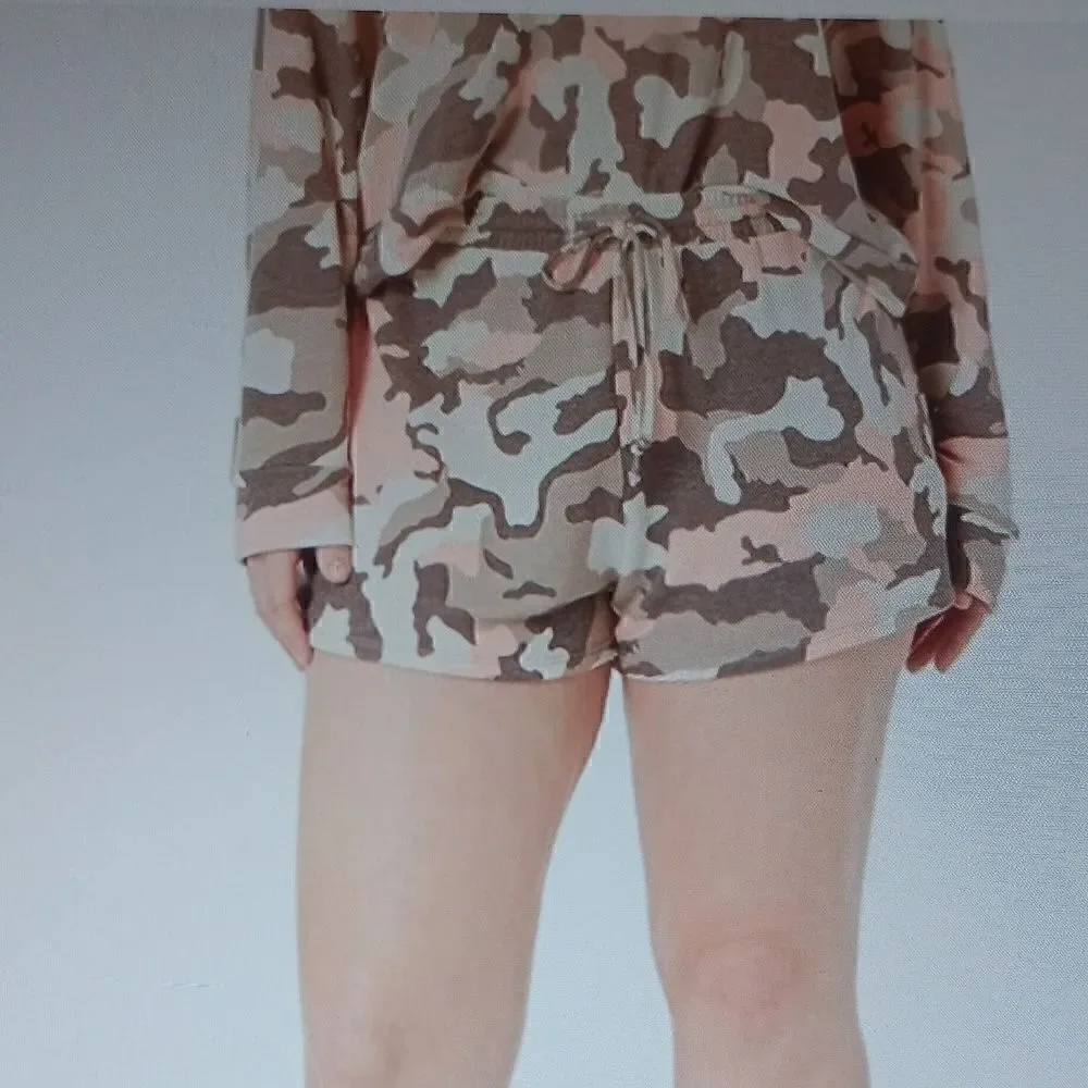New Wild Meadows French Terry Jogger Shorts‎ Pink Camo Small New With Tags